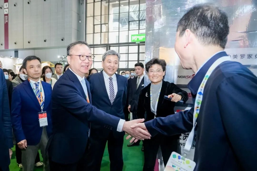 力為華夏添錦繡，織就神州好生活！2023中國(guó)紡聯(lián)春季聯(lián)展開(kāi)幕式暨棉紡消費(fèi)季活動(dòng)啟動(dòng)儀式舉行