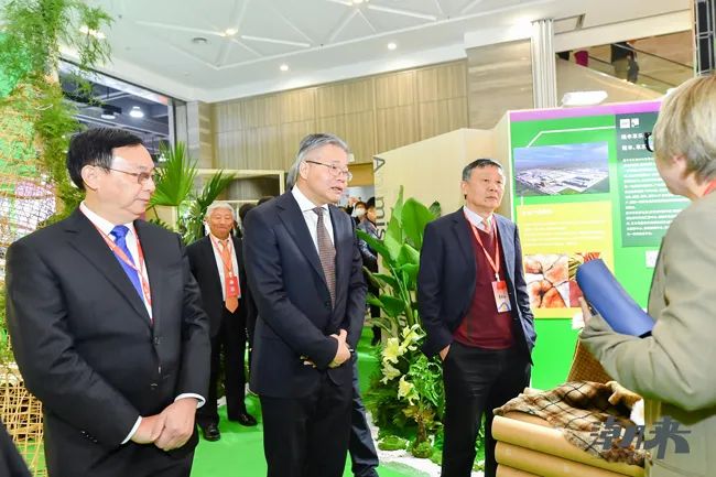 躍新永續(xù) 生態(tài)時(shí)尚--2023海寧中國國際皮革毛皮時(shí)裝面輔料展，匯聚可持續(xù)發(fā)展潮力量