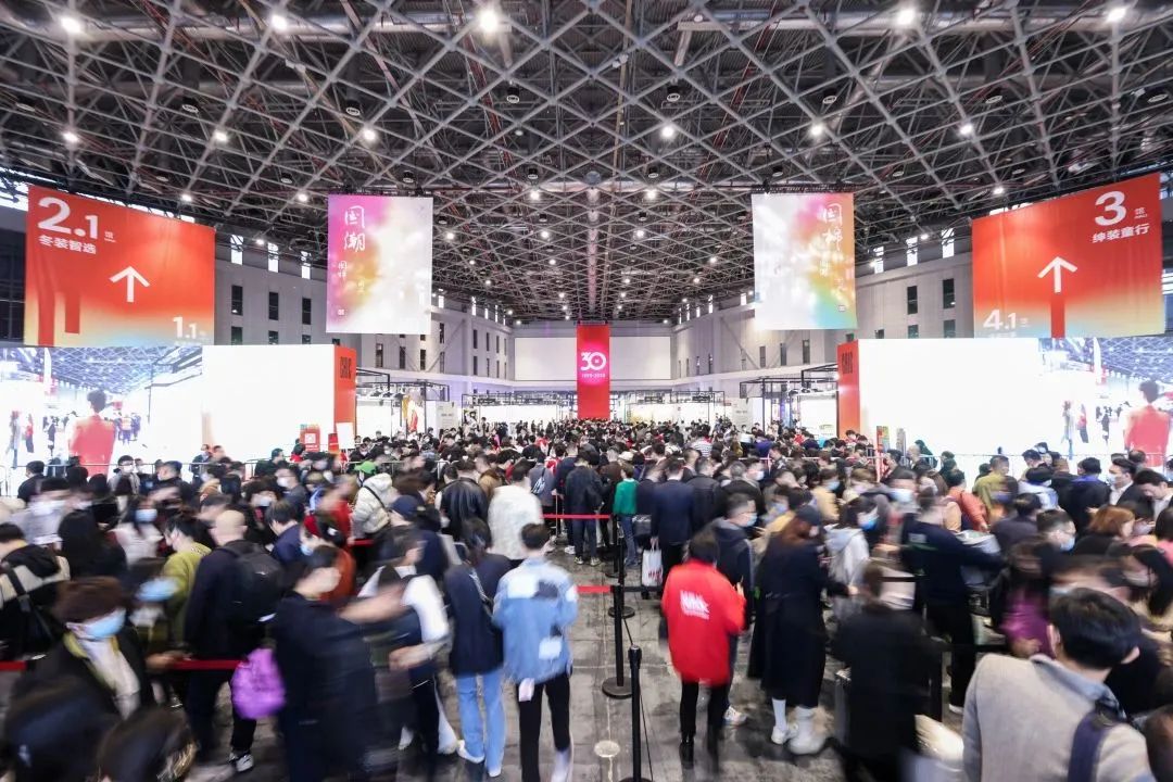 陸大榮：聽黨話跟黨走，民營企業(yè)大有作為 &mdash;&mdash;在蘇州市服裝業(yè)商會二屆二次會員大會上的發(fā)言