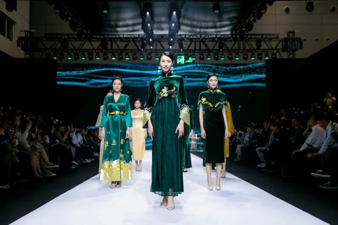 齊聚盛會(huì)！FS深圳國(guó)際服裝供應(yīng)鏈博覽會(huì)、深圳原創(chuàng)時(shí)裝周、PVSZ盛大啟幕
