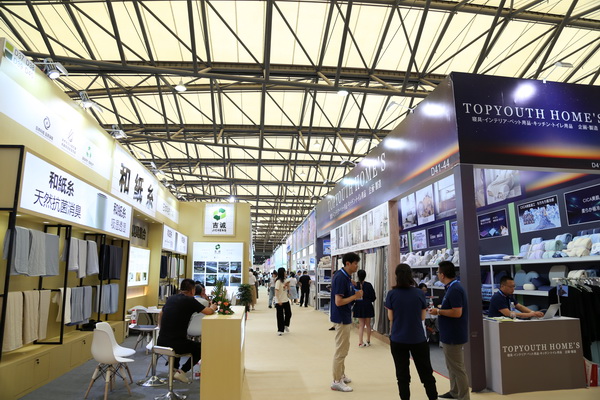 山東292家企業(yè)齊聚31屆華交會，青島家紡展團大放異彩