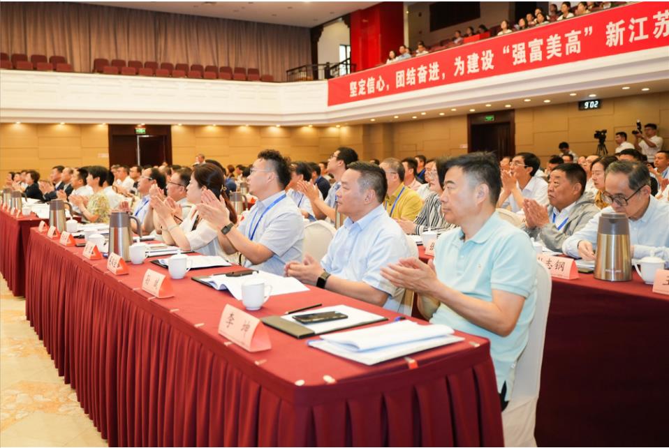 江蘇省紡織工業(yè)協(xié)會召開第五次會員代表大會，周勇當(dāng)先新一任會長