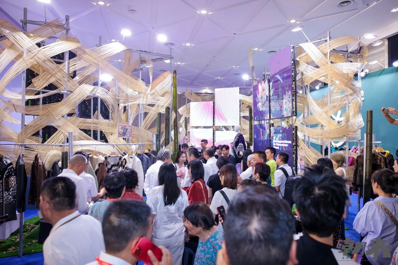 品類(lèi)全能 品質(zhì)卓越 品牌進(jìn)階 | 2024海寧中國(guó)國(guó)際時(shí)裝展隆重舉行