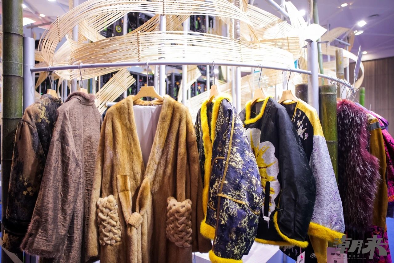 品類(lèi)全能 品質(zhì)卓越 品牌進(jìn)階 | 2024海寧中國(guó)國(guó)際時(shí)裝展隆重舉行