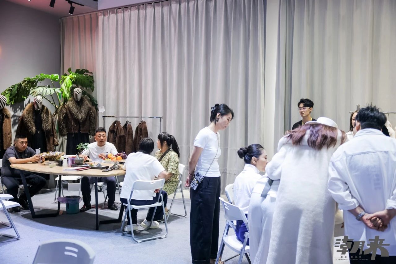 品類(lèi)全能 品質(zhì)卓越 品牌進(jìn)階 | 2024海寧中國(guó)國(guó)際時(shí)裝展隆重舉行