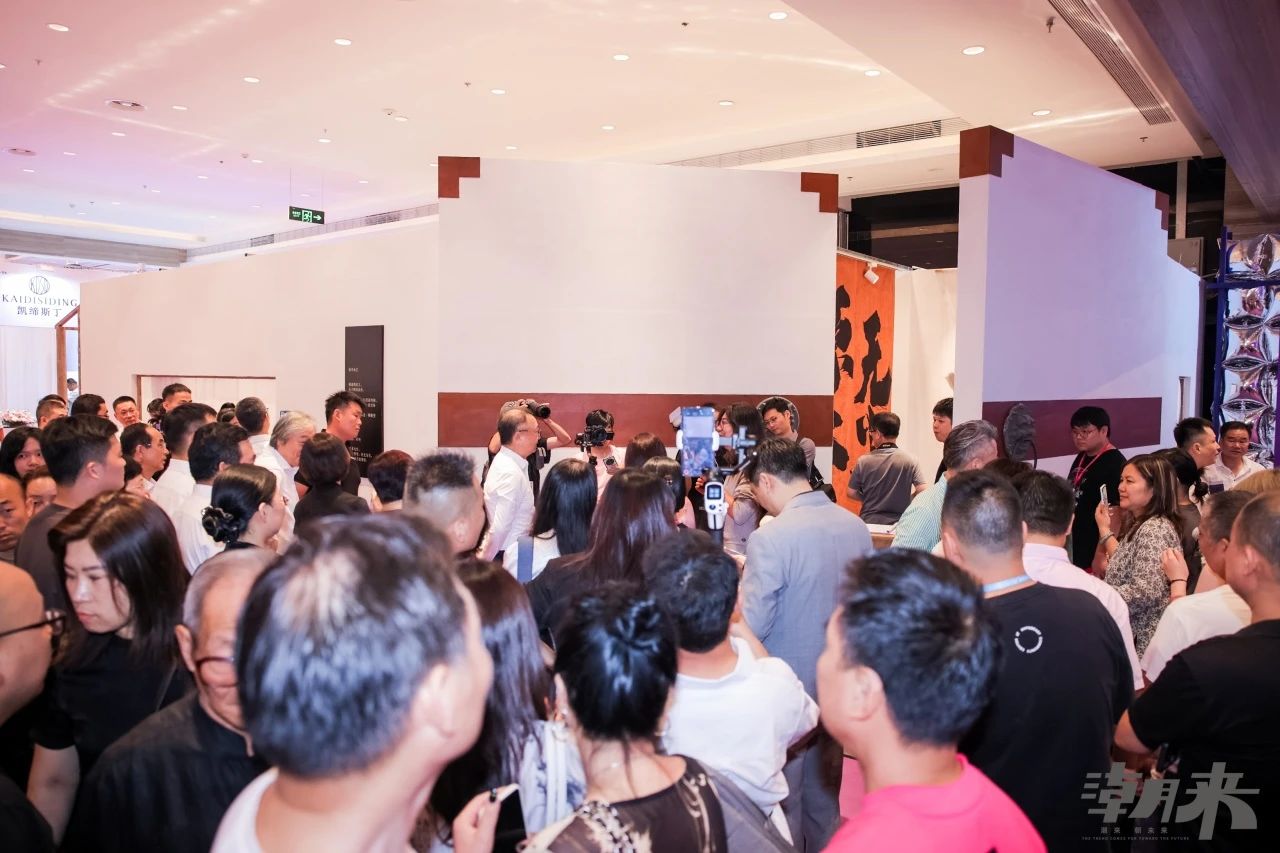 品類(lèi)全能 品質(zhì)卓越 品牌進(jìn)階 | 2024海寧中國(guó)國(guó)際時(shí)裝展隆重舉行
