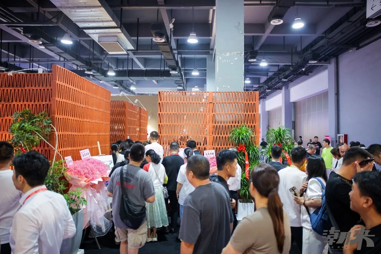 品類(lèi)全能 品質(zhì)卓越 品牌進(jìn)階 | 2024海寧中國(guó)國(guó)際時(shí)裝展隆重舉行
