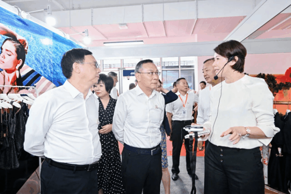 &ldquo;泳&rdquo;動(dòng)興城！2024東北亞（興城）國(guó)際泳裝博覽會(huì)開幕