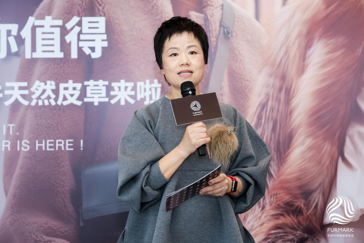 國(guó)際毛皮協(xié)會(huì)IFF定制禮物來(lái)襲，是時(shí)尚博主們整個(gè)愛(ài)住的天然皮草單品！