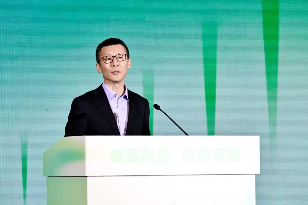 “數(shù)實(shí)融合 織造未來(lái)”--第一屆中國(guó)紡織行業(yè)數(shù)字化轉(zhuǎn)型大會(huì)在紹興柯橋舉行