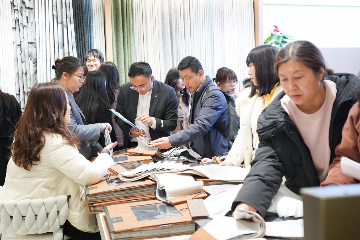 智造織就未來，錦韻潮動(dòng)全球！2025海寧春季家博會(huì)今日啟幕