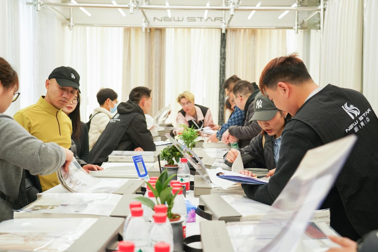 智造織就未來，錦韻潮動(dòng)全球！2025海寧春季家博會(huì)今日啟幕