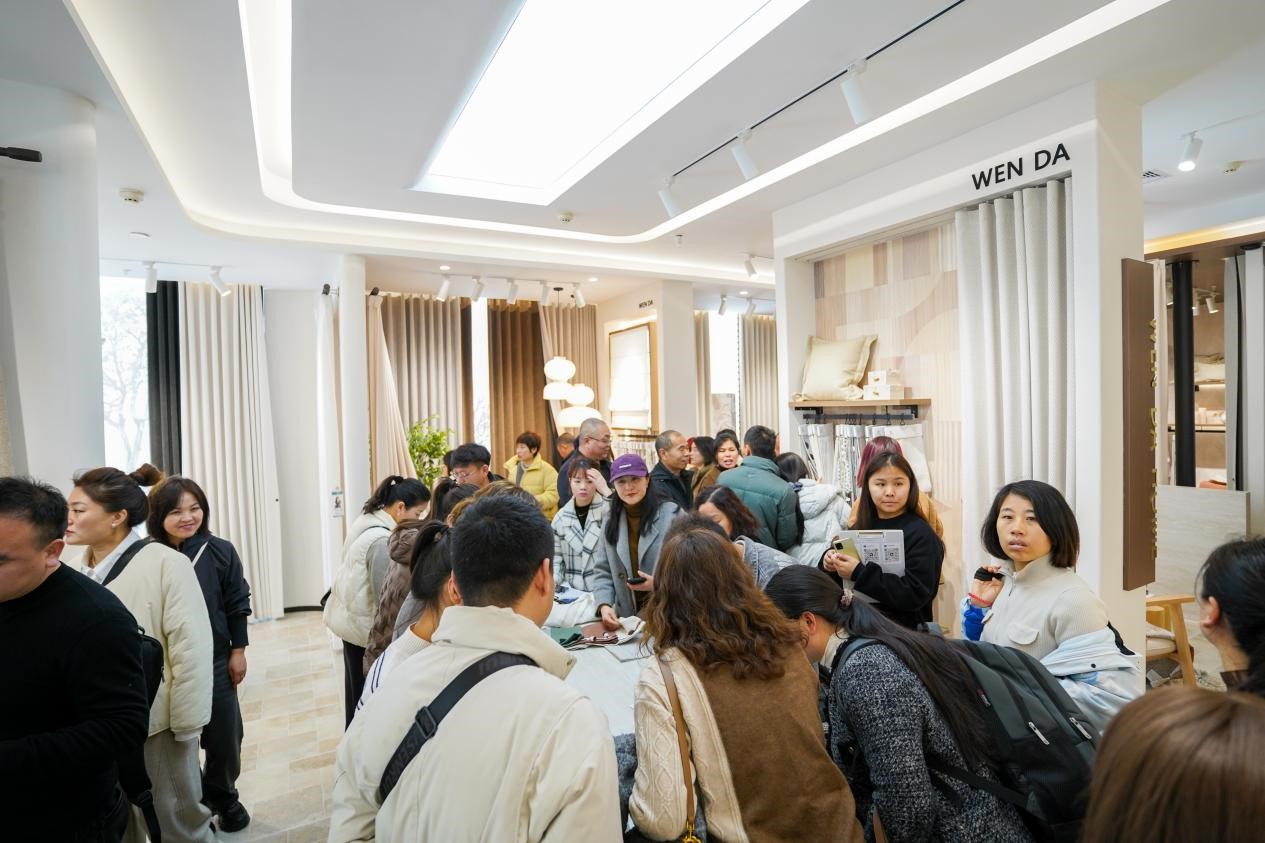 智造織就未來，錦韻潮動(dòng)全球！2025海寧春季家博會(huì)今日啟幕