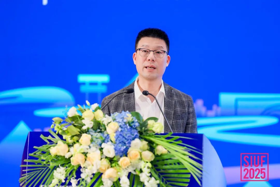 內(nèi)衣產(chǎn)業(yè)聚智深圳，共繪&ldquo;智尚&rdquo; 新篇｜2025中國內(nèi)衣文化周暨第三屆U30全球內(nèi)衣產(chǎn)業(yè)峰會圓滿落幕