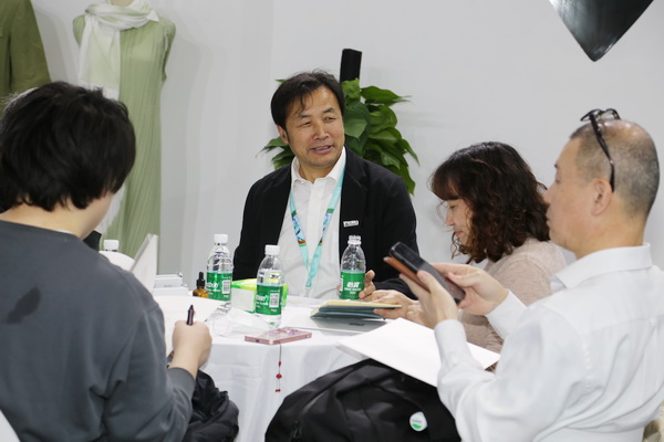 極致創(chuàng)新，讓迭代&reg;滌綸&ldquo;生態(tài)圈&rdquo;再次火爆2025yarnexpo春夏展