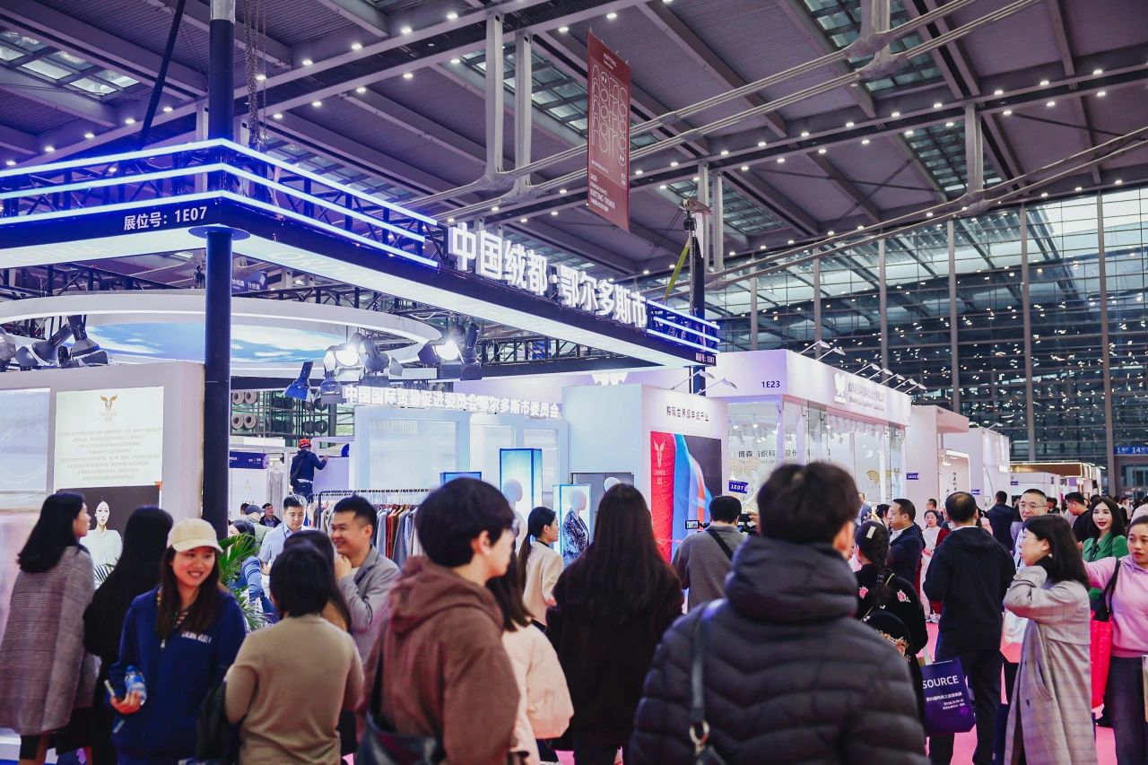 潮涌鵬城，開啟時(shí)尚 &ldquo;超鏈接&rdquo;丨第30屆FASHION SOURCE時(shí)尚之源深圳展、AW25深圳原創(chuàng)時(shí)裝周盛大啟幕