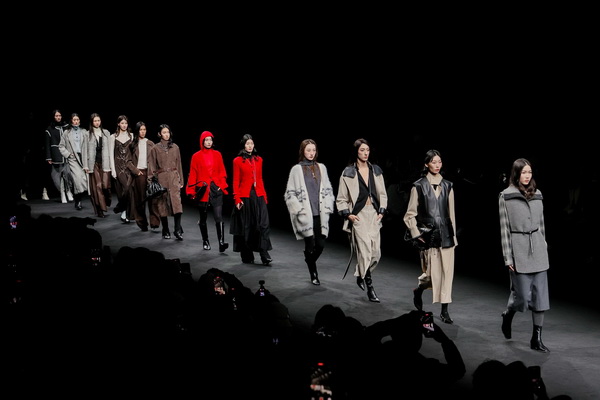 潮涌鵬城，開啟時(shí)尚 &ldquo;超鏈接&rdquo;丨第30屆FASHION SOURCE時(shí)尚之源深圳展、AW25深圳原創(chuàng)時(shí)裝周盛大啟幕