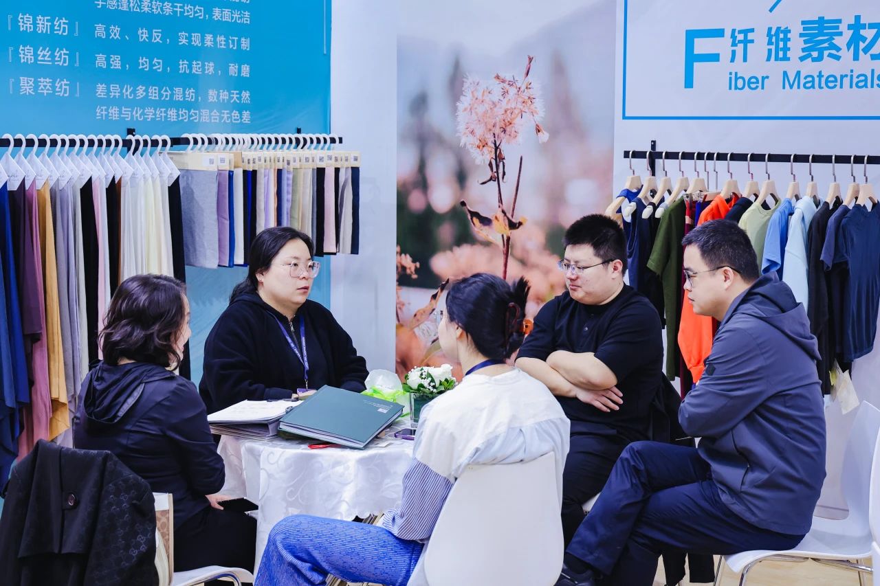 潮涌鵬城，開啟時(shí)尚 &ldquo;超鏈接&rdquo;丨第30屆FASHION SOURCE時(shí)尚之源深圳展、AW25深圳原創(chuàng)時(shí)裝周盛大啟幕