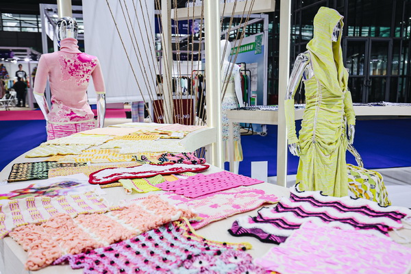 潮涌鵬城，開啟時(shí)尚 &ldquo;超鏈接&rdquo;丨第30屆FASHION SOURCE時(shí)尚之源深圳展、AW25深圳原創(chuàng)時(shí)裝周盛大啟幕