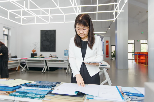挖掘創(chuàng)新人才，激發(fā)產(chǎn)業(yè)活力！&ldquo;第十屆（2025年）十佳紡織面料設(shè)計(jì)師及培養(yǎng)先進(jìn)單位評(píng)選&rdquo;評(píng)審會(huì)于柯橋舉行