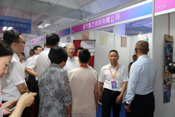  中華紡織網(wǎng)面輔料展區(qū)成功舉辦推介會(huì)，新材料、新工藝 助力興城泳裝產(chǎn)業(yè)升級(jí)