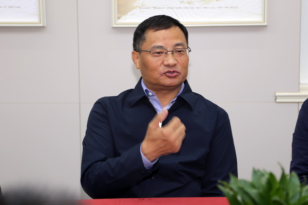 中國(guó)紡織品進(jìn)出口商會(huì)曹甲昌會(huì)長(zhǎng)一行來(lái)青調(diào)研家紡行業(yè)