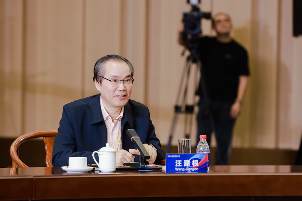 開放競(jìng)合 共鏈未來(lái)--2025知名企業(yè)家圓桌會(huì)議擘畫紡織產(chǎn)業(yè)新格局