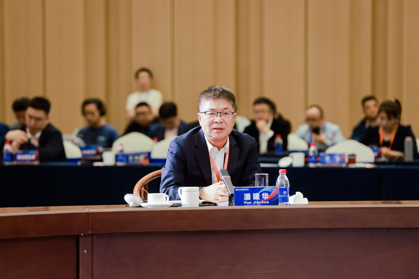 開放競(jìng)合 共鏈未來(lái)--2025知名企業(yè)家圓桌會(huì)議擘畫紡織產(chǎn)業(yè)新格局