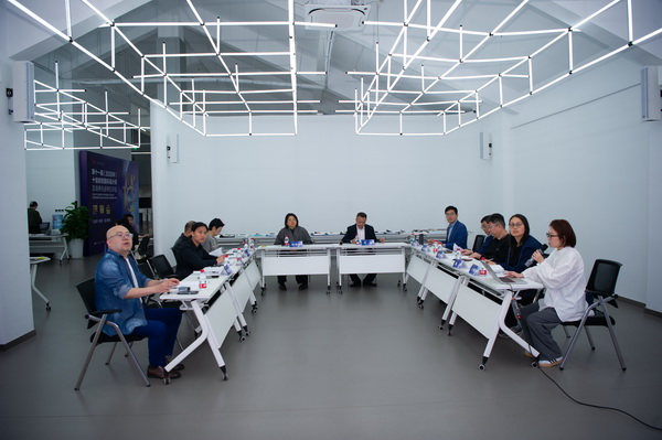 以人才培育為行業(yè)注入持久驅(qū)動力！第十一屆十佳紡織面料設(shè)計師評審會于柯橋舉行