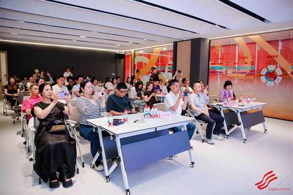 鏈接日常運動與大眾時尚！2027春夏面料趨勢沙龍深度解析專精產(chǎn)品開發(fā)