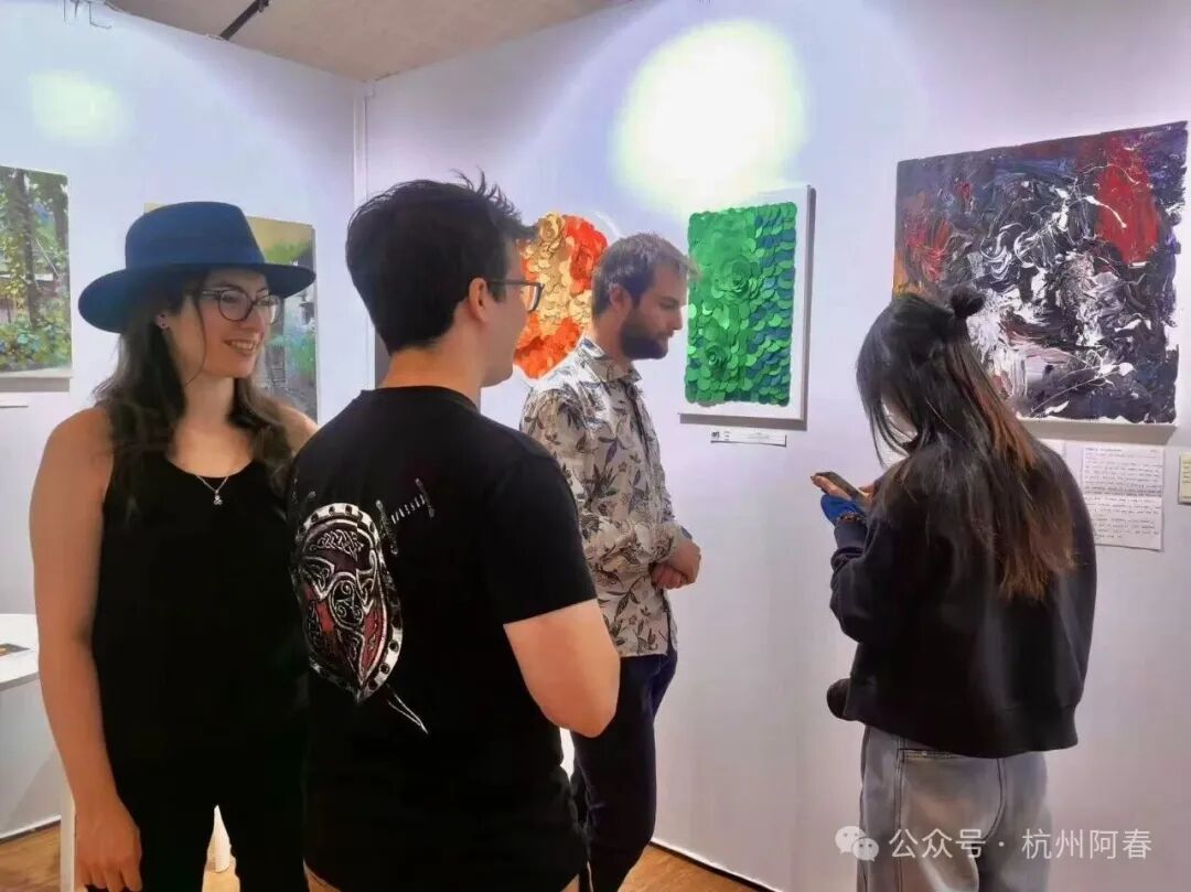 深趴藝術圈的那點事，為什么當代藝術家傅素琴的龍鱗片會被法國盧浮宮收藏？